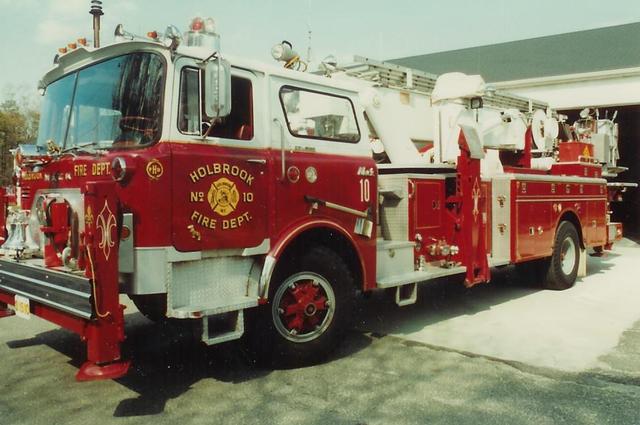 (3-15-10) 1973 Mack 75' Ariel Ladder
Still in service by Lakeland FD